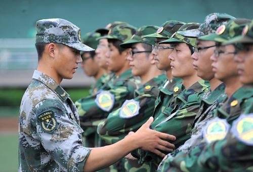 北京拓展基地：大学生军训的真正意义是培养吃苦耐劳的精神